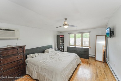Welcome to 190 Sandalwood Drive in Great Kills. This - photo 16