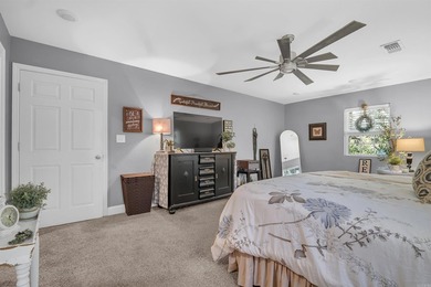 This Arkansas River Valley retreat is situated on 4.59 private - photo 17