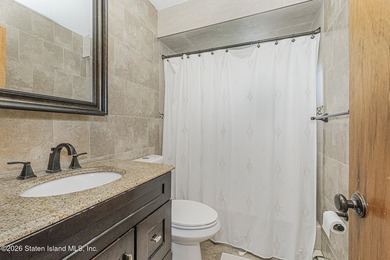 Welcome to 190 Sandalwood Drive in Great Kills. This - photo 19