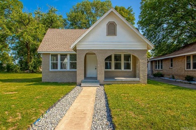 Arkansas River Home For Sale in North Little Rock Arkansas