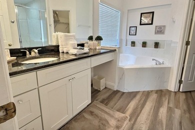 MOTIVATED SELLER REDUCED THE PRICE. Stunning 4BR/3BA Pool Home - photo 6
