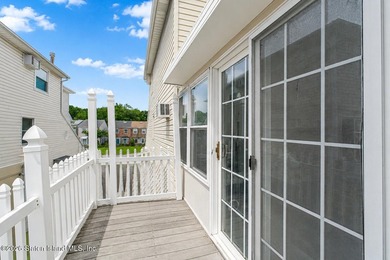 Welcome to 190 Sandalwood Drive in Great Kills. This - photo 28