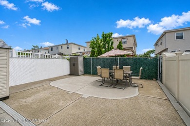Welcome to 190 Sandalwood Drive in Great Kills. This - photo 29