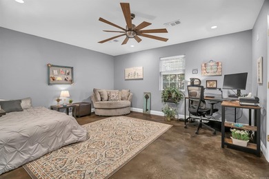 This Arkansas River Valley retreat is situated on 4.59 private - photo 33