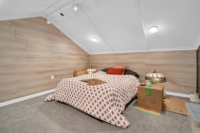 This Arkansas River Valley retreat is situated on 4.59 private - photo 35