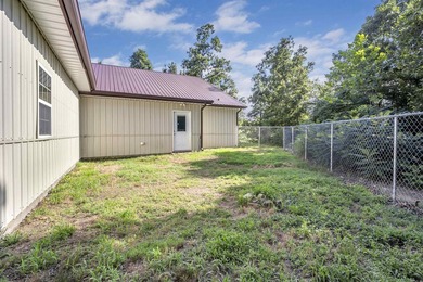 This Arkansas River Valley retreat is situated on 4.59 private - photo 37