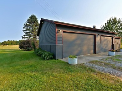 Breath taking beauty abounds with this private peninsula of 90 - photo 41