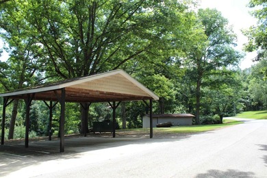 Prime Commercial Opportunity with Residential Living in Mountain - photo 6