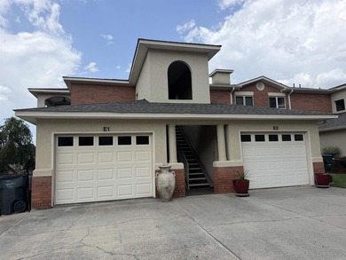 Enjoy easy, ground-level living in this beautifully maintained - photo 3