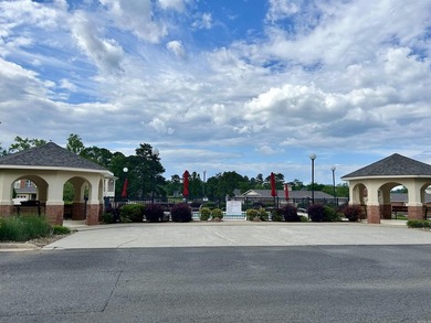 Enjoy easy, ground-level living in this beautifully maintained - photo 5