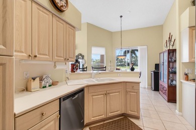 Beautifully maintained home located on a premium golf and - photo 21