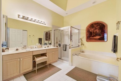 Beautifully maintained home located on a premium golf and - photo 33