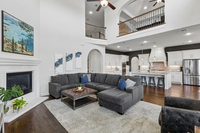 Darling Homes are known for their quality, and this one checks - photo 8