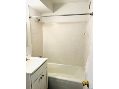 $$$ UP IN COMMING AREA -GREAT opportunity for this JR 1 bedrm - photo 5