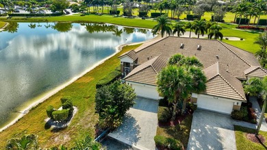Beautifully maintained home located on a premium golf and - photo 56