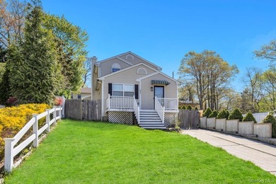 Welcome Home! Step inside to an inviting Open Concept layout - photo 3
