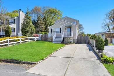 Welcome Home! Step inside to an inviting Open Concept layout - photo 5