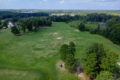Welcome golfers! Pretty home with a great floorplan backing up - photo 6