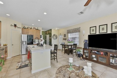 Welcome to this beautifully maintained 3-bedroom, 2.5-bath - photo 5