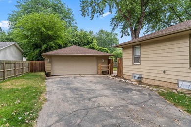 Welcome to this beautifully remodeled Milwaukee ranch! Mature - photo 5