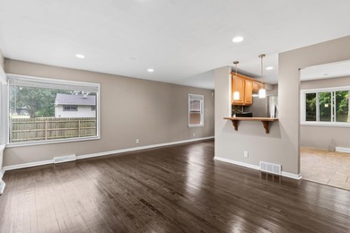 Welcome to this beautifully remodeled Milwaukee ranch! Mature - photo 9