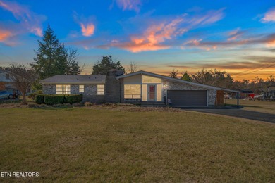 (private lake, pond, creek) Home For Sale in Powell Tennessee