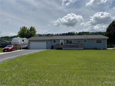 Lake Pepin Home Sale Pending in Lake City Minnesota