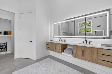 Motivated sellers are ready to make a deal on this exceptional - photo 14