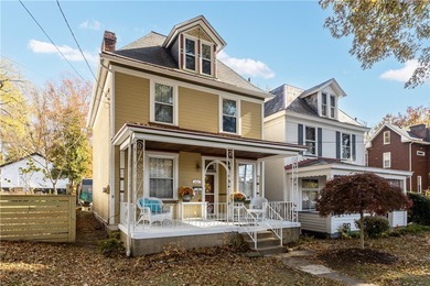 Allegheny River Home For Sale in Oakmont Pennsylvania
