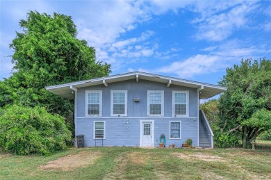 Lake Texoma Home For Sale in Gordonville Texas