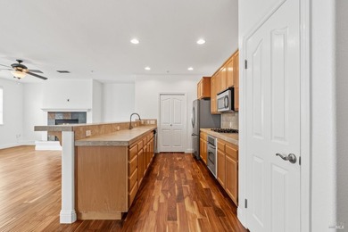 Rare Single level Condo with Elevator Access near the Windsor - photo 7