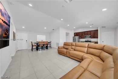 Beautiful newly built home (2023) featuring 3 bedrooms and 2 - photo 10