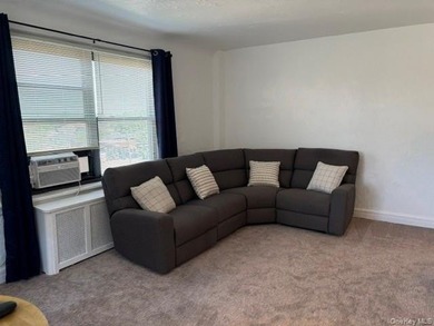 Recently Updated One-Bedroom Corner Unit in the Desirable East - photo 6