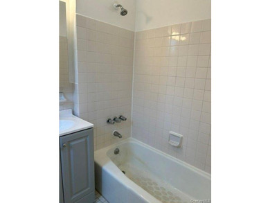 Recently Updated One-Bedroom Corner Unit in the Desirable East - photo 9