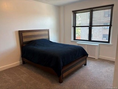 Recently Updated One-Bedroom Corner Unit in the Desirable East - photo 10