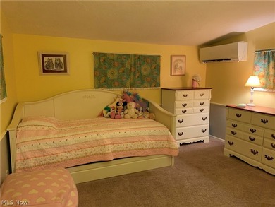 Located in the heart of Beachcliff I, this charming brick - photo 18