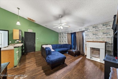 Welcome home to this 4-bedroom, 2-bath home PLUS a dedicated - photo 20