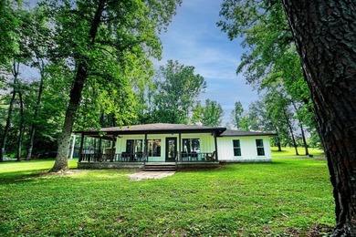 Completely gutted and beautifully remodeled, this waterfront - photo 4
