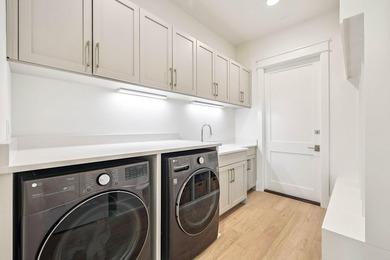 LARGE BONUS/FLEX ROOM CAN SERVE AS A FIFTH BEDROOM. Experience - photo 25