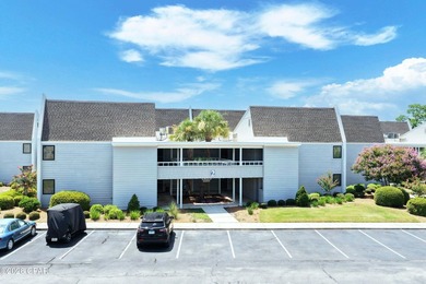 Welcome to easy coastal living in this beautifully updated - photo 33