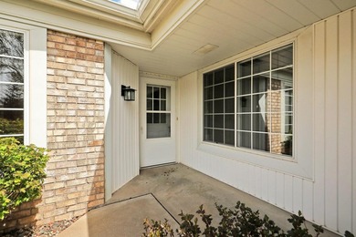Welcome to easy, one-level living at 7592 Hinton Park Avenue S! - photo 4