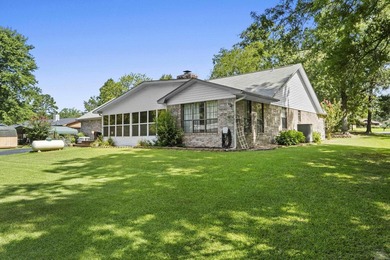 Wow! This Beautifully landscaped home has 3 bedrooms 2 baths - photo 6