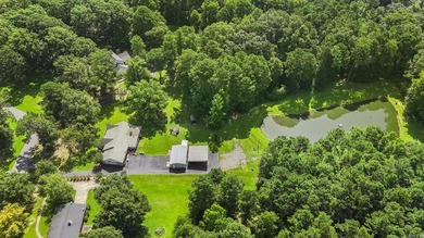 Wow! This Beautifully landscaped home has 3 bedrooms 2 baths - photo 8