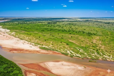 (private lake, pond, creek) Home For Sale in Harrold Texas