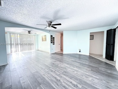 Here is an excellent, handyman-friendly opportunity to acquire a - photo 3
