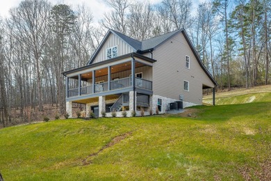 Welcome to 808 Hyatte Road! This newly constructed custom home - photo 3