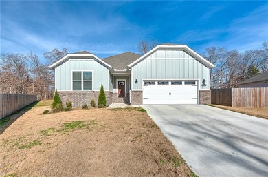 Lake Loch Lomond Home For Sale in Bella Vista Arkansas