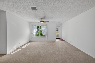 A fantastic location in a well-manicured community. This large 2 - photo 16