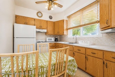 Amazing opportunity to buy this legal two family located near to - photo 16