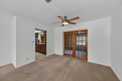 A fantastic location in a well-manicured community. This large 2 - photo 18